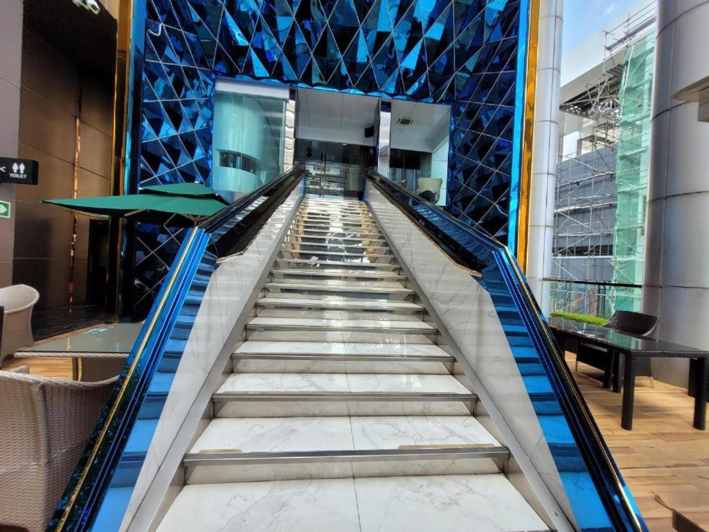 The Platinum Klcc By Moonway *